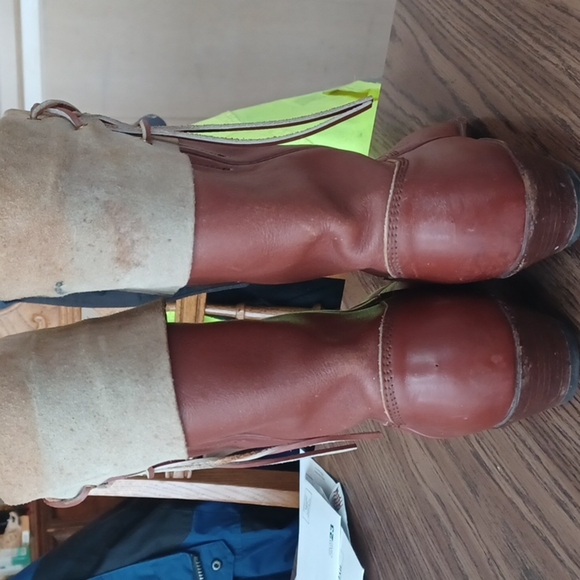 Beautiful brown leather fold-over boots. Leather tie Size 8, lots of life left - Picture 4 of 7